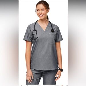 FIGS Catarina Technical Collection Scrub Top Gray Small